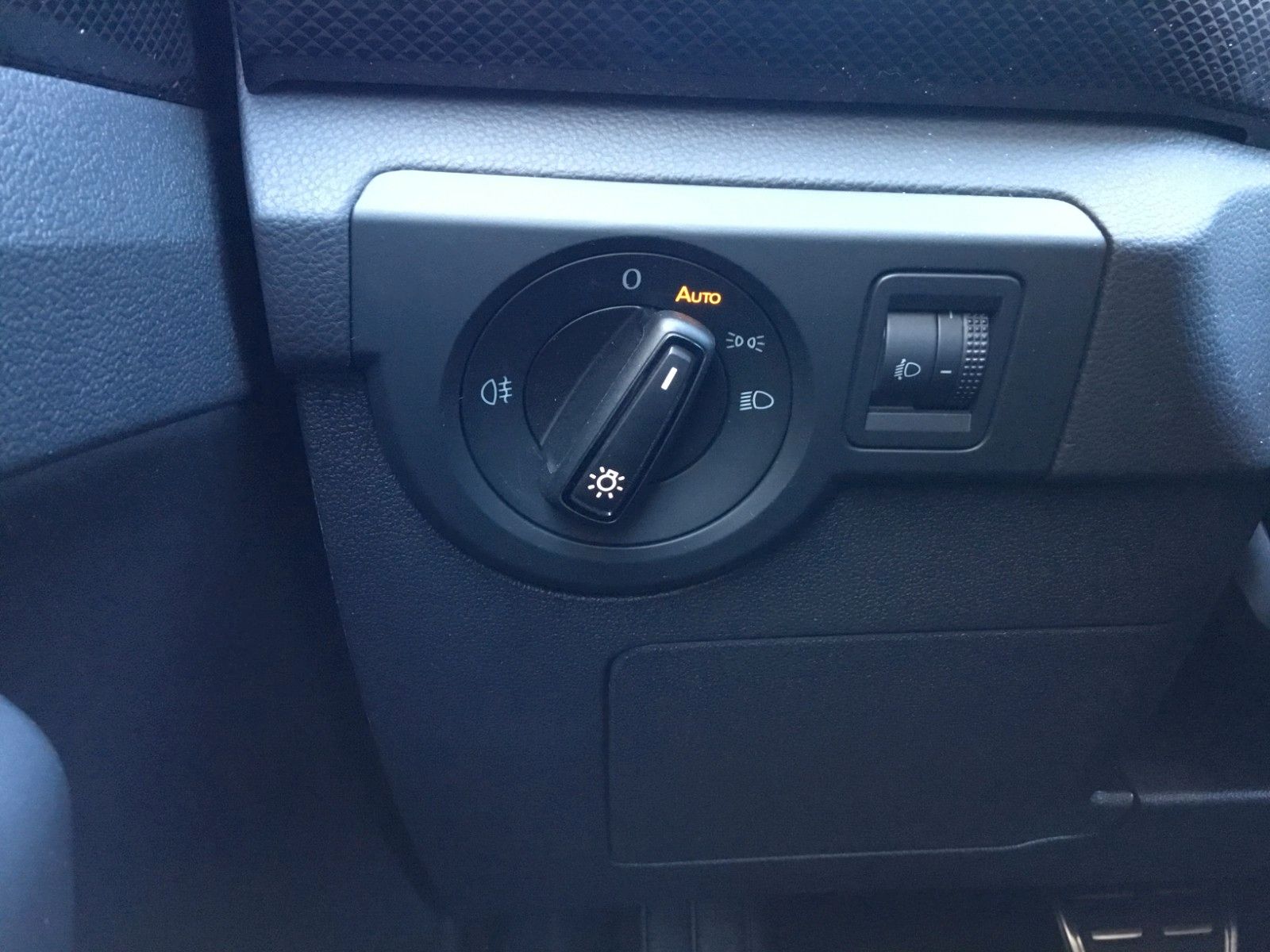 Fahrzeugabbildung Volkswagen T-Cross 1.5 TSI DSG GOAL+AHK+17"+ACC+Kamera