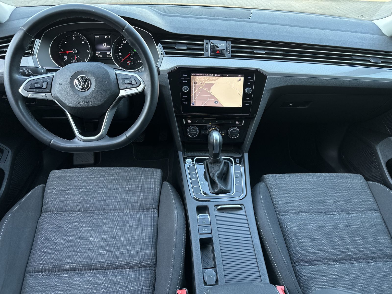 Fahrzeugabbildung Volkswagen Passat Variant 2.0 TDI DSG Business NAV+LED+ACC