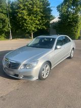 Mercedes-Benz Mercedes Benz E 300 - gebrauchte Mercedes-Benz E 300 aus dem Jahr 2011