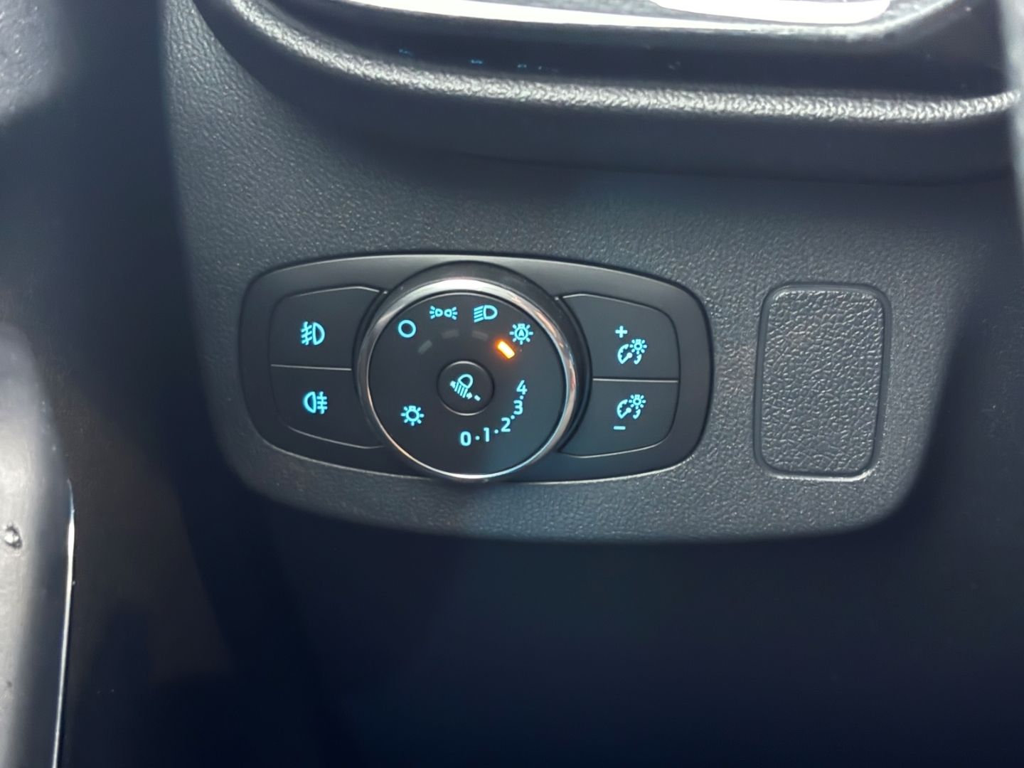 Fahrzeugabbildung Ford Puma ST-Line Navi LED DAB SHZ LenkradHZG Keyless