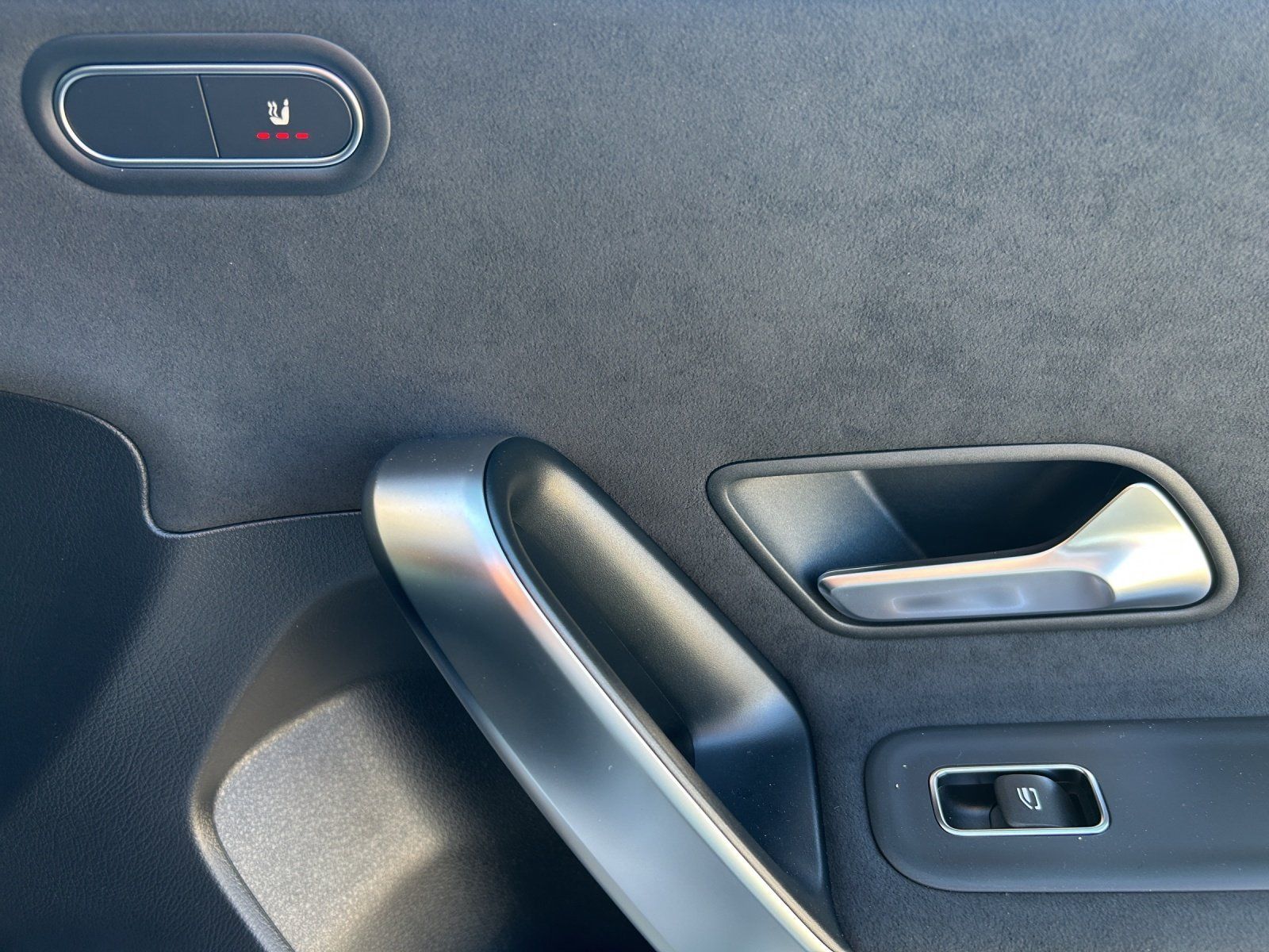 Fahrzeugabbildung Mercedes-Benz A 220 d AMG Distronic MULTIBEAM Pano KEYGO Sound