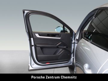 Porsche Cayenne - 10