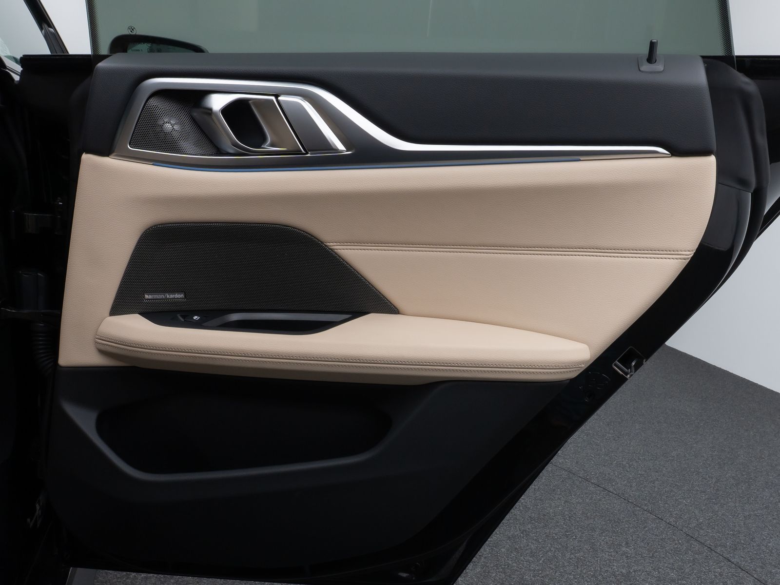 Fahrzeugabbildung BMW i4 eD40 Gran Coupè M Sport Kamera DAB H/K 19Zoll