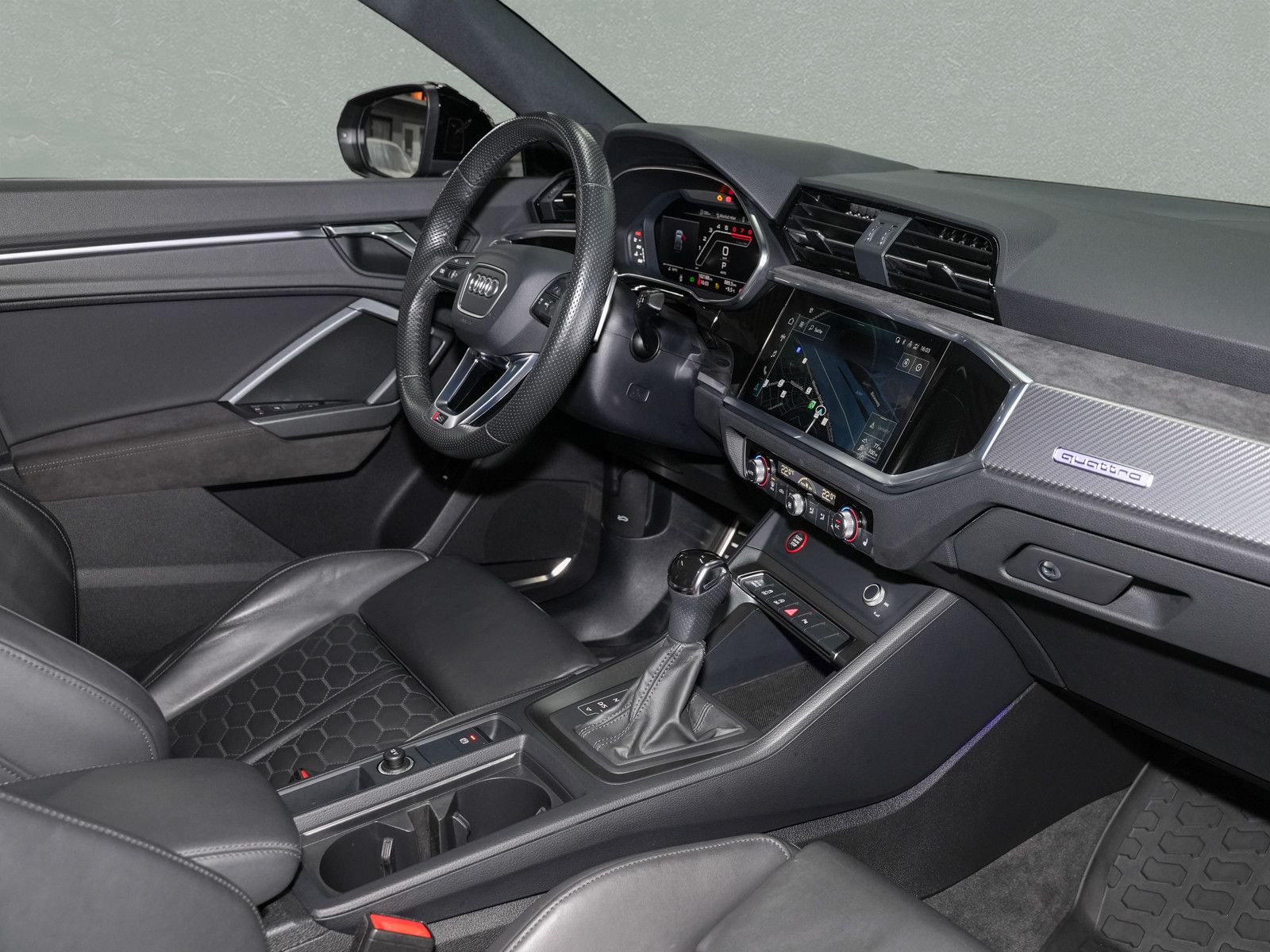 Fahrzeugabbildung Audi RSQ3 Sportback - RS-Sitze|21Zoll|RS-AGA|B&O