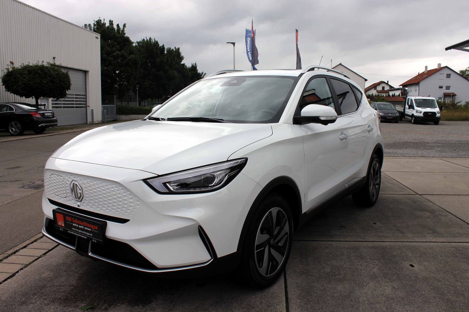 Fahrzeugabbildung MG ZS EV Luxury 5d ACC PANO LED NAVI PDC 360° KAM