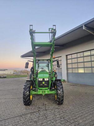 John Deere 5090M