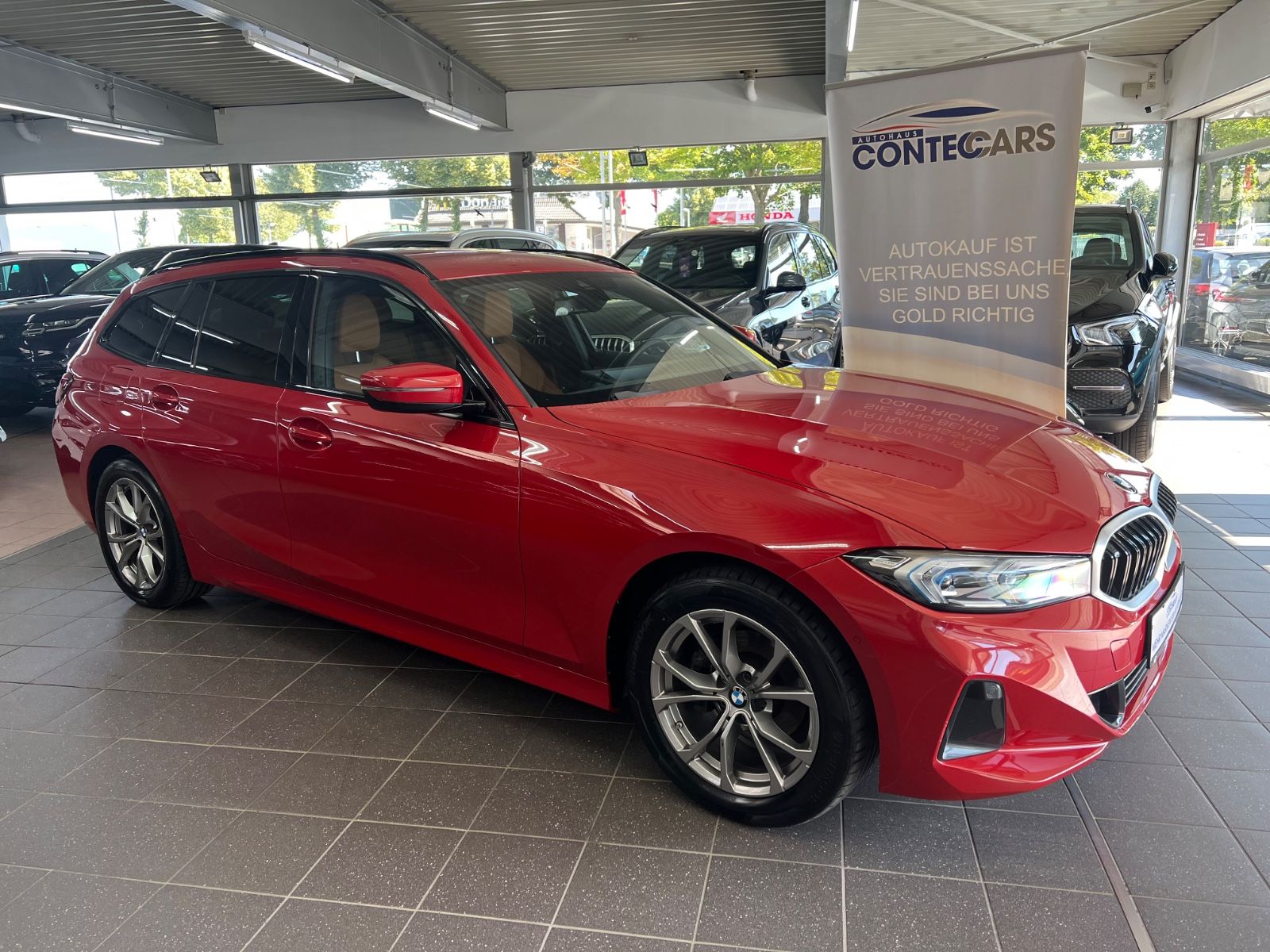 BMW 318 d Touring LED+Sensatec+Harman-Kardon+DA uvm. foto 3