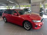 BMW 318 d Touring LED+Sensatec+Harman-Kardon+DA uvm. - BMW 318: Rot