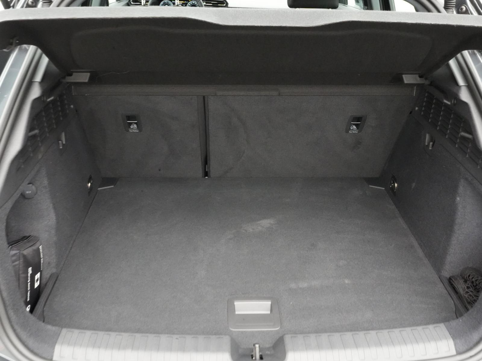 Audi A3 Sportback e advanced LED KAM ACC PDC NAVI SHZ
