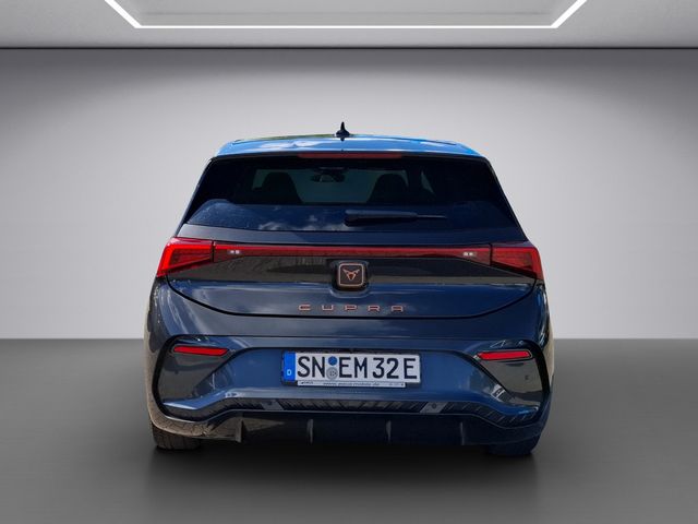 Born PDC SHZ KAMERA NAVI ACC AKTIVSITZE LED