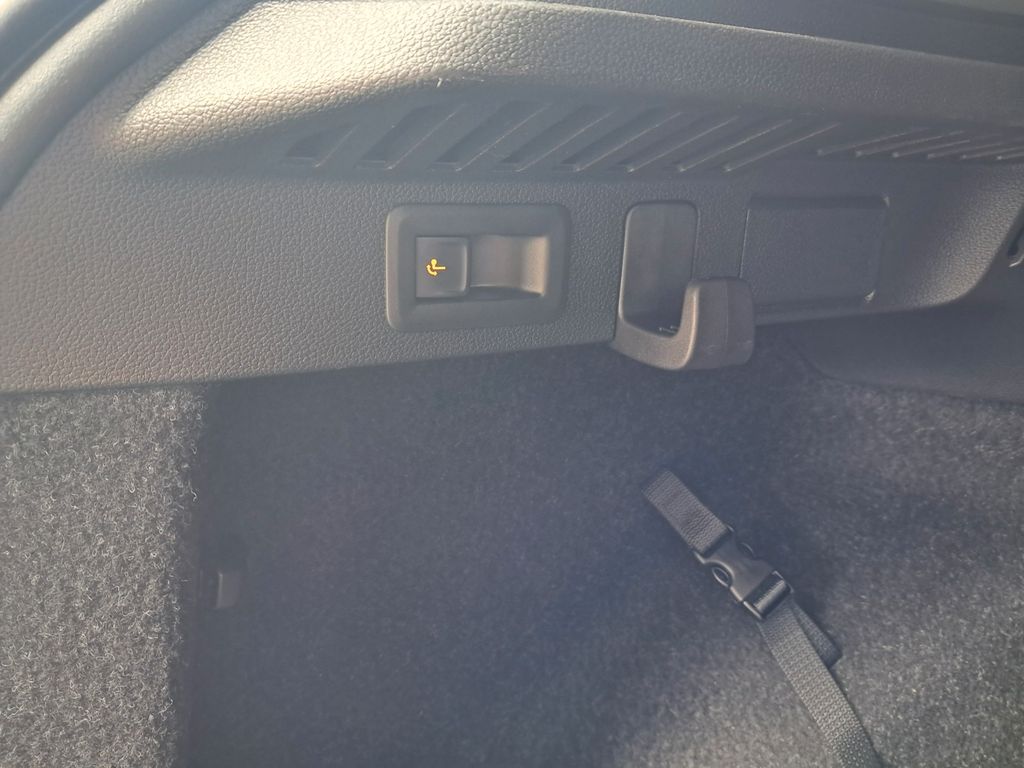 SKODA Kamiq 1.0 TSI DSG Drive AHK Kamera Allwetter - Bild 14