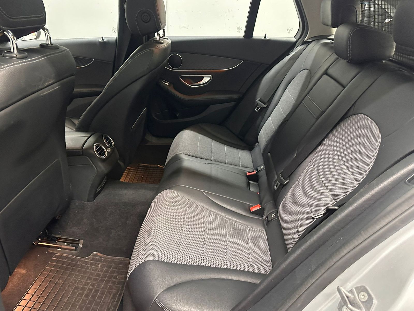 Fahrzeugabbildung Mercedes-Benz C 220 d 4MATIC T AVANTGARDE PANORAMA*DISTRO*