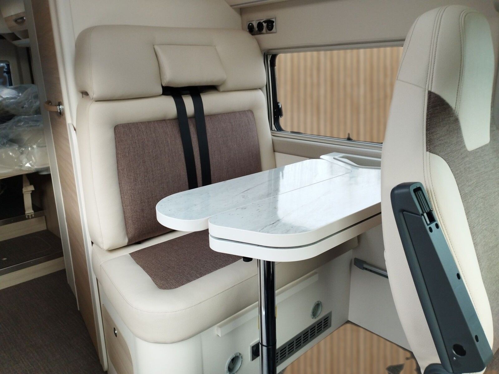 Fahrzeugabbildung Eura Mobil Van V 635 EB Klimaauto., Solar, Fahrassistenzpak