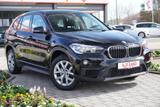 BMW X1 sDrive 18 i Advantage - BMW X1: Schwarz