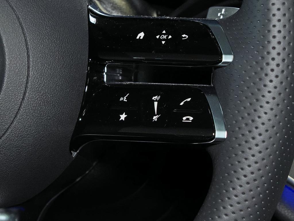 Mercedes-Benz E 220 d T AMG NIGHT PANO DISTRONIC 4D-SOUND