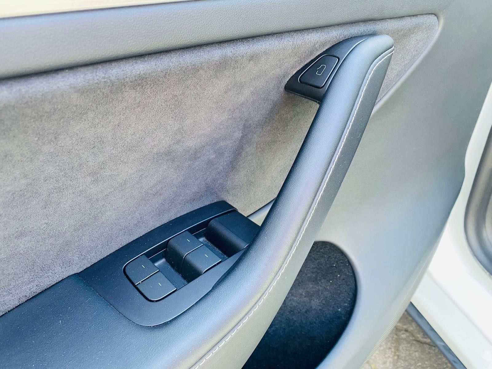 Fahrzeugabbildung Tesla Model Y LR Dual AWD PANO+STDHZ+NAVI+LED+ACC+AHK+