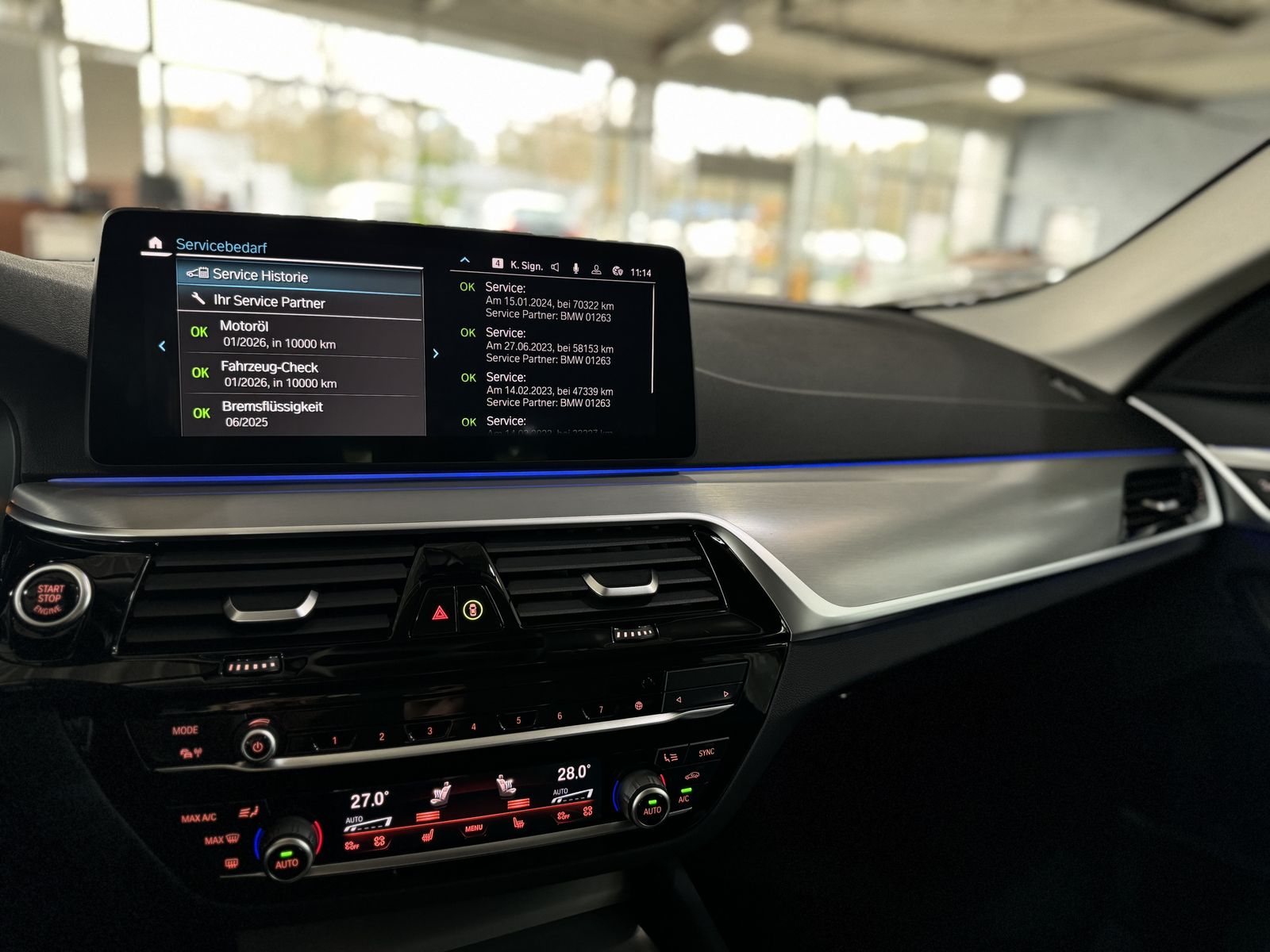 Fahrzeugabbildung BMW 520d Panorama Kamera DAB HiFi DisplKey AHK Sport