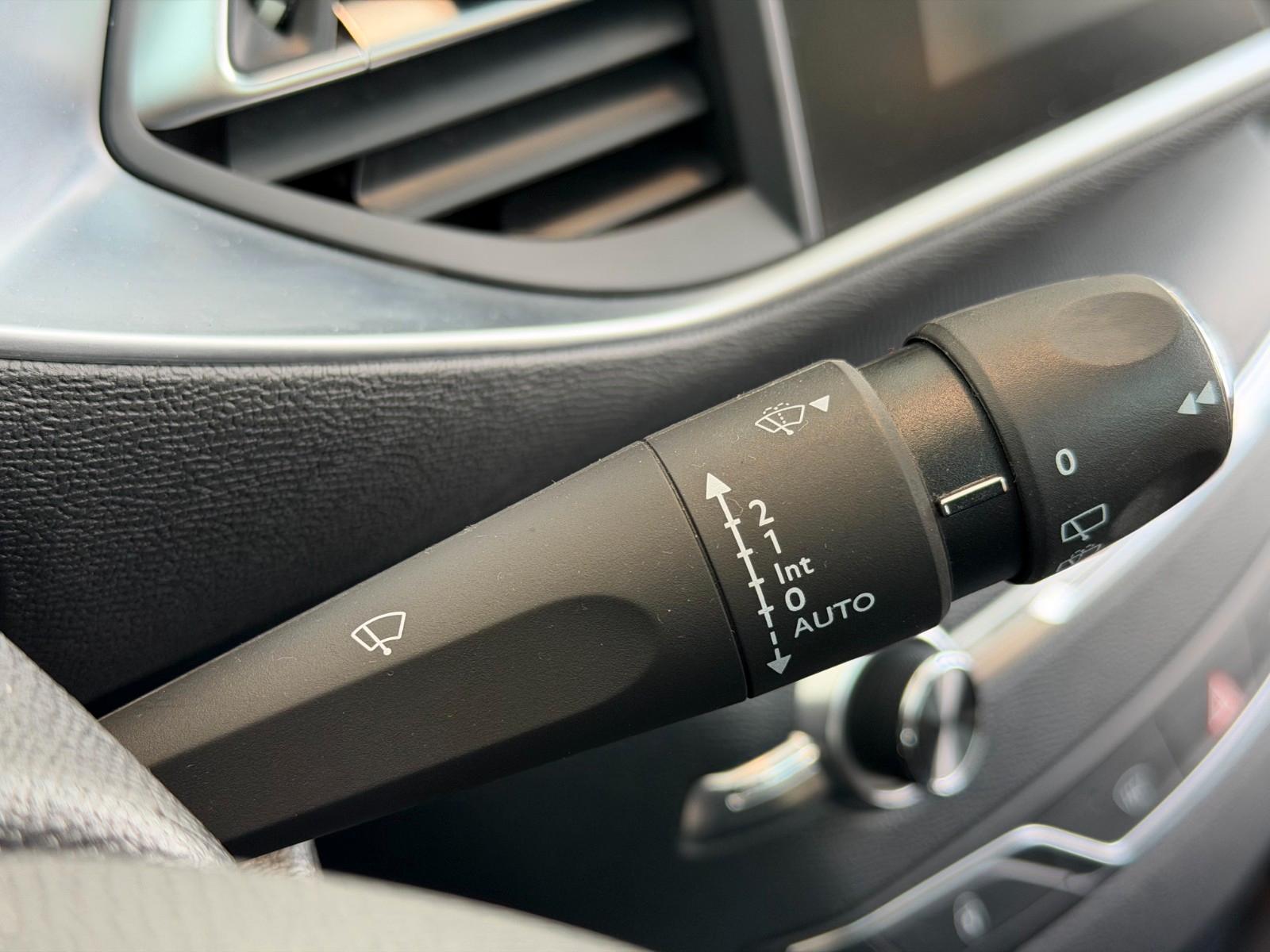 Peugeot 308 Style 1.2 Kamera Panorama Sitzheizung