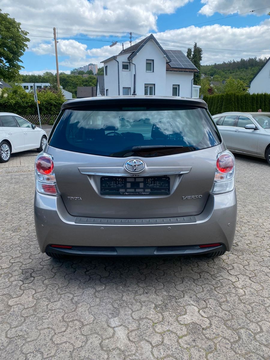 Fahrzeugabbildung Toyota Verso Comfort