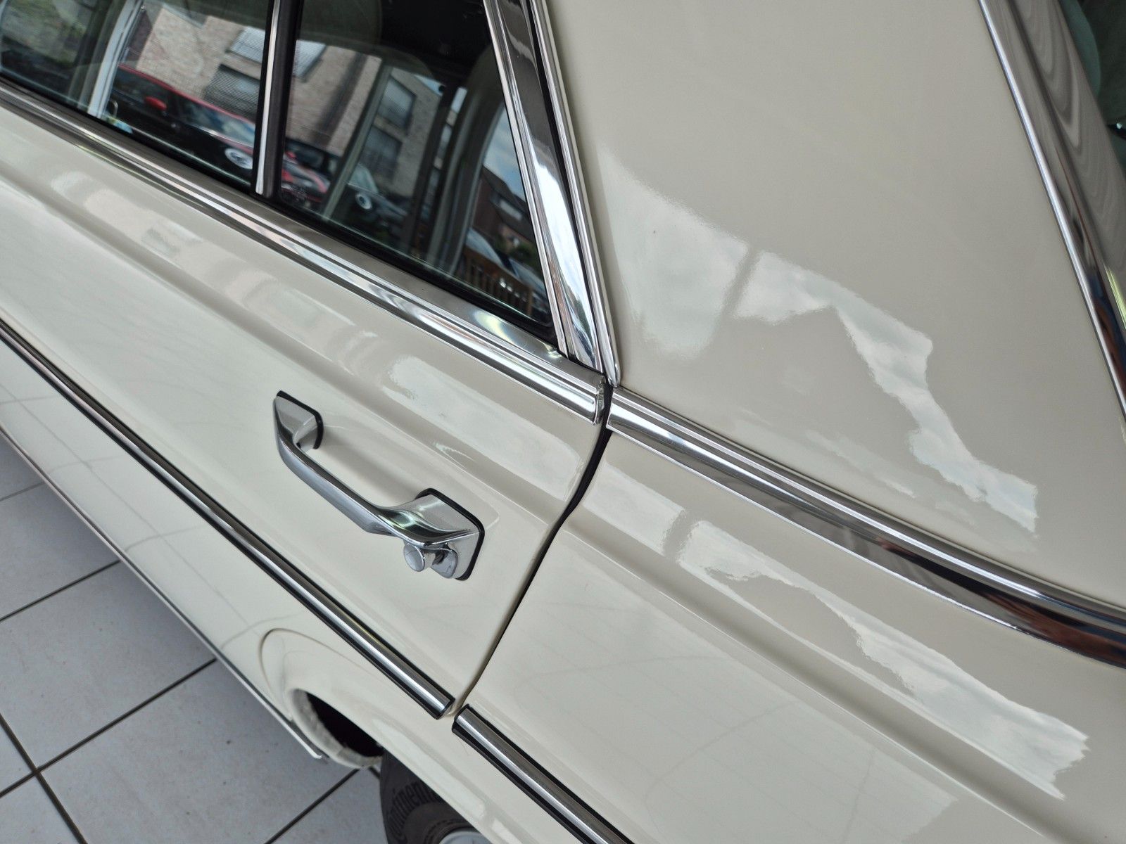 Fahrzeugabbildung Mercedes-Benz 300 SEL 6.3/Deutsch/Historie/3. Hd./WGA 62