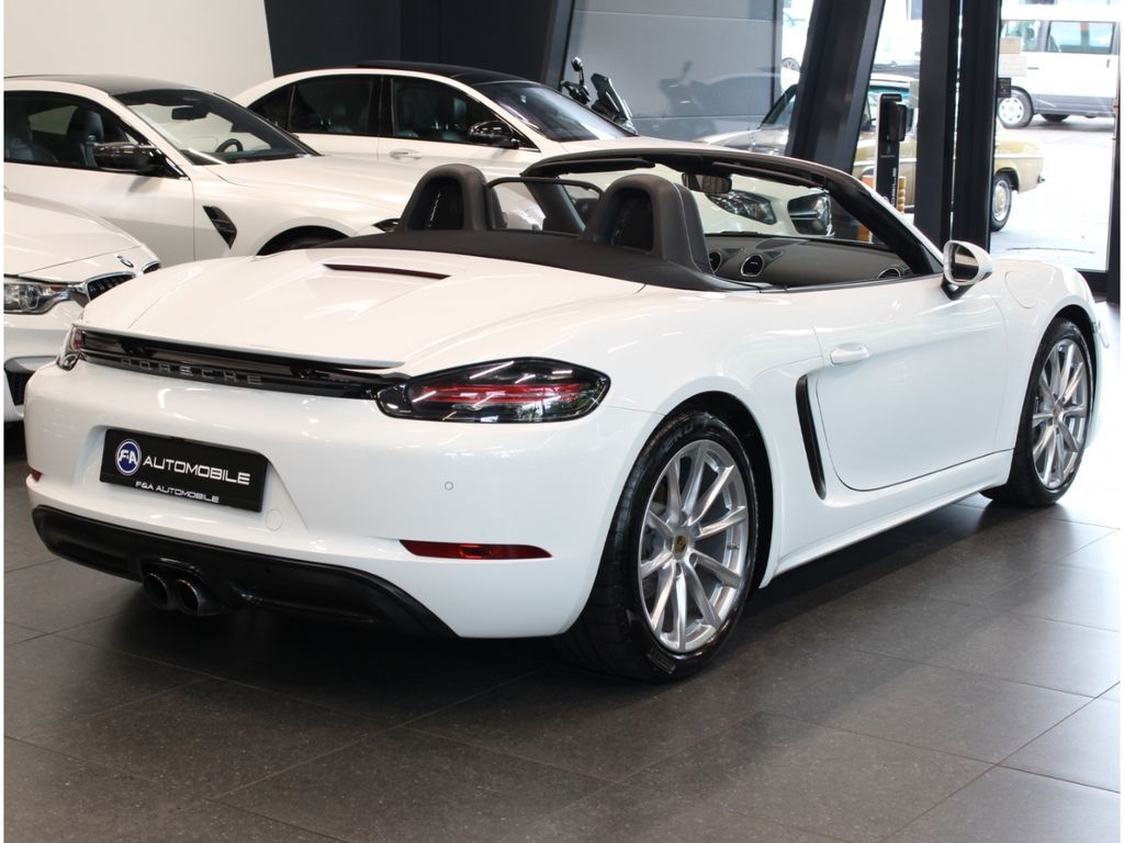 Fahrzeugabbildung Porsche Boxster R.Kamera+Klangpaket+19"S LM+Alcantara