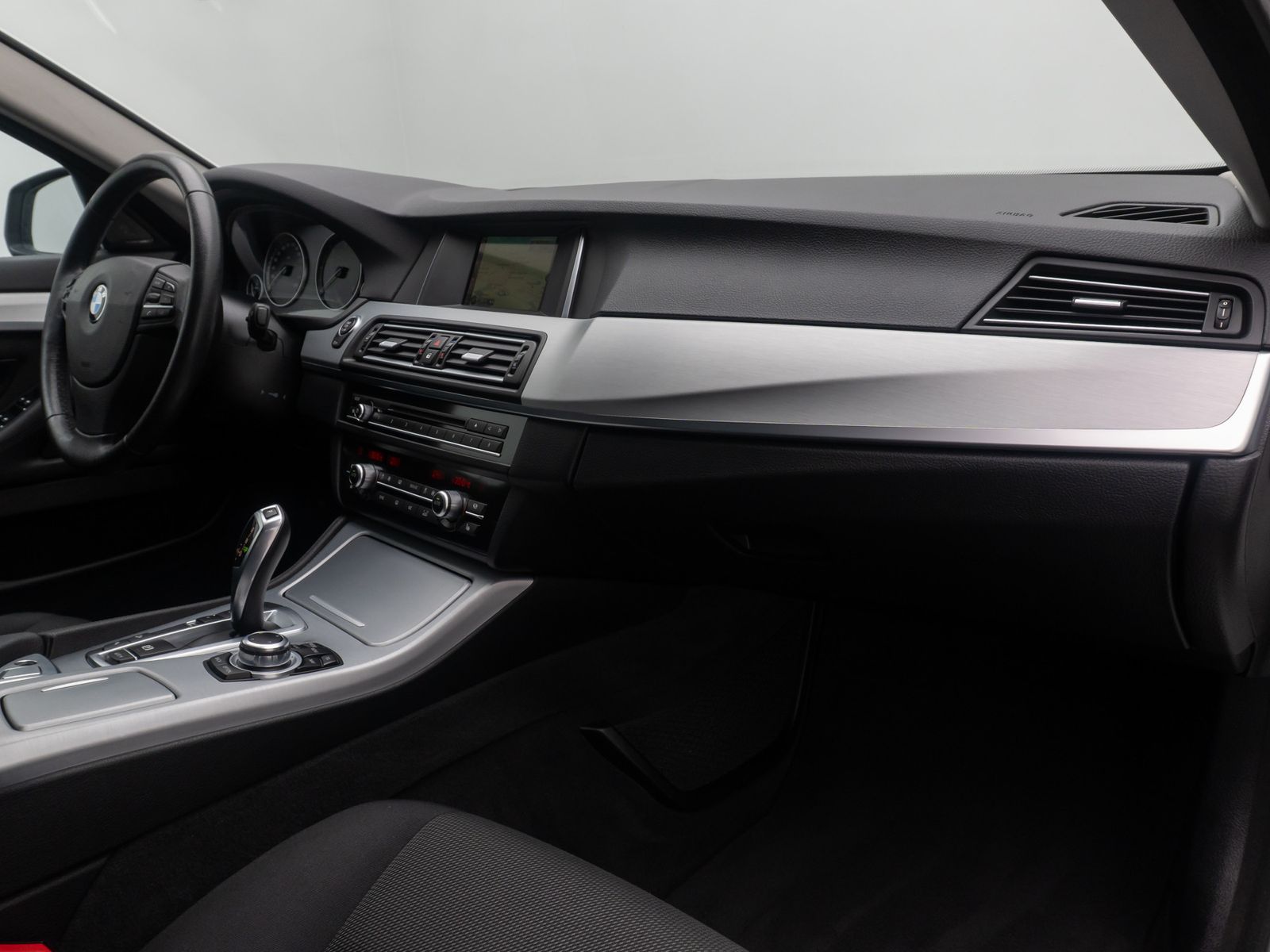 Fahrzeugabbildung BMW 525d xD H/K AHK 4xKlima GeschwindigReg PDC