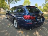 BMW 530d xDrive Touring A Luxury Line Headup Standh. - blaue BMW 530