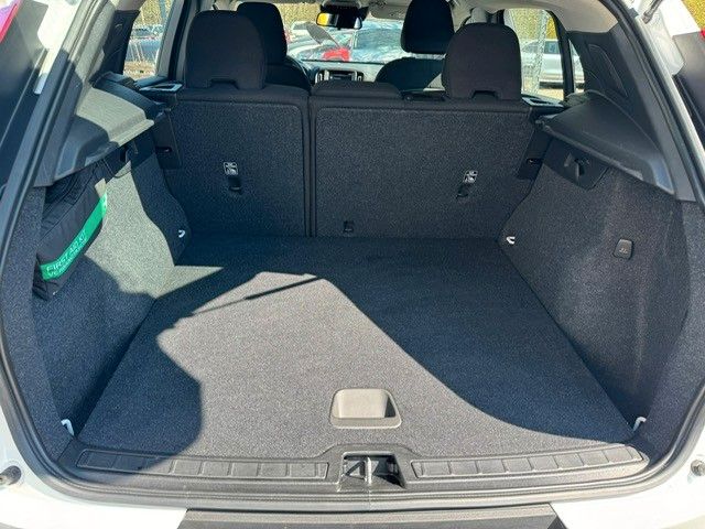 Fahrzeugabbildung Volvo XC 40 Momentum Core Assistenten AHK LED