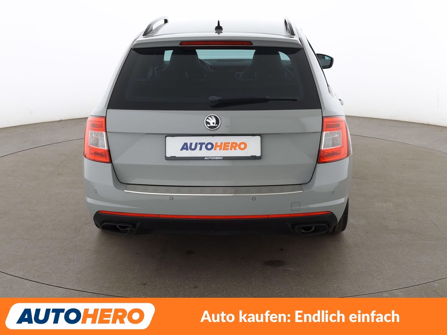 Skoda Octavia 2.0 TSI RS*NAVI*XENON*SPUR*CAM*PDC*SHZ*