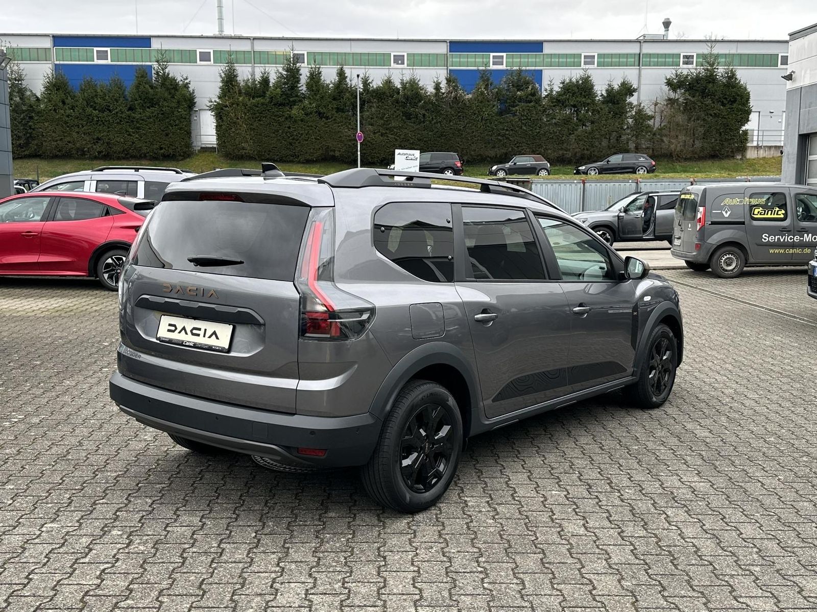 Fahrzeugabbildung Dacia Jogger Extreme TCe 110 7-Sitze