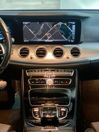 Fahrzeugabbildung Mercedes-Benz E 300de*T-Modell*Avantgarde*WIDESCREEN*AMBILIGHT