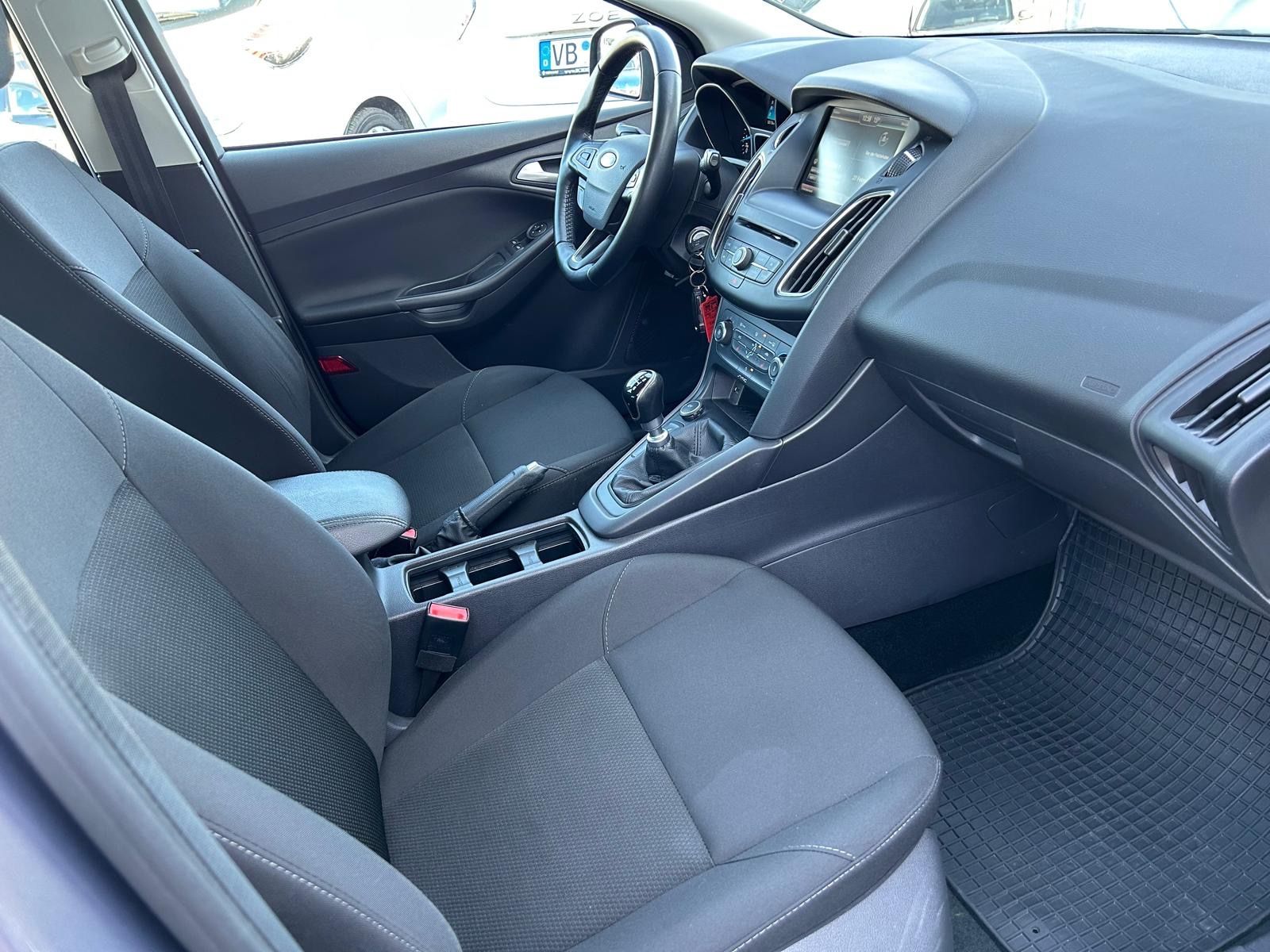 Fahrzeugabbildung Ford Focus Lim.°Navi°PDC°Alu°Tüv Neu°