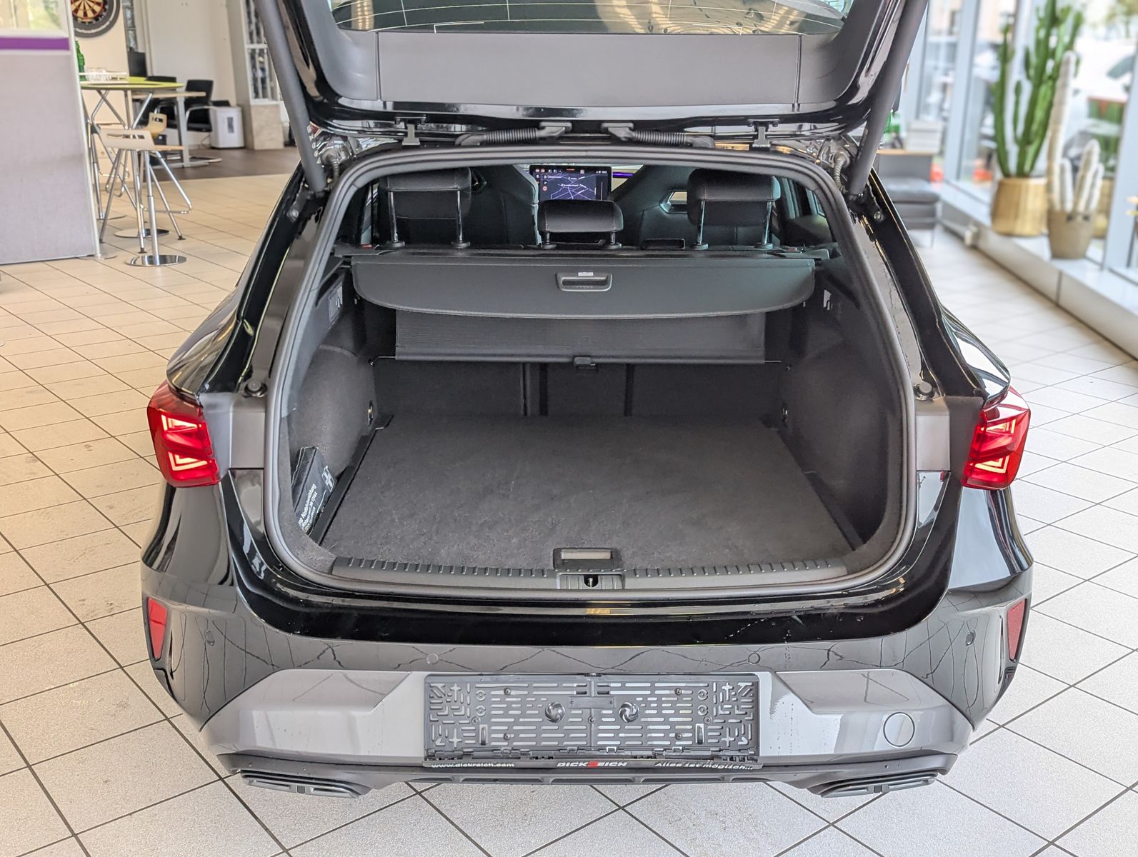 CUPRA Leon 1.5 eTSI Intelligent-Dynamic-Edge-Pake Cam - Image 16