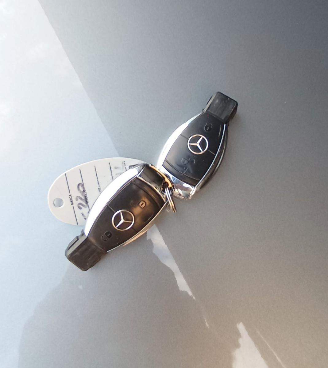 Mercedes-Benz C220 2010 — photo 12