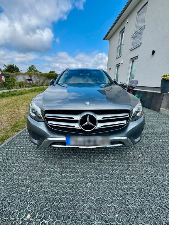 Image of Mercedes-Benz GLC 250