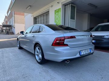 Volvo S90 - 2