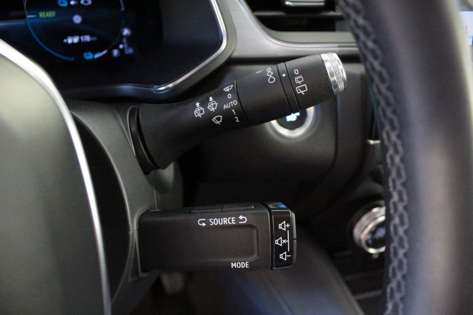 Fahrzeugabbildung Renault Captur E-Tech Plug-in 160  Plug in Hybrid