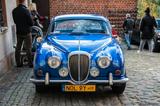 Jaguar Daimler 250  V 8 - blaue Jaguar Daimler