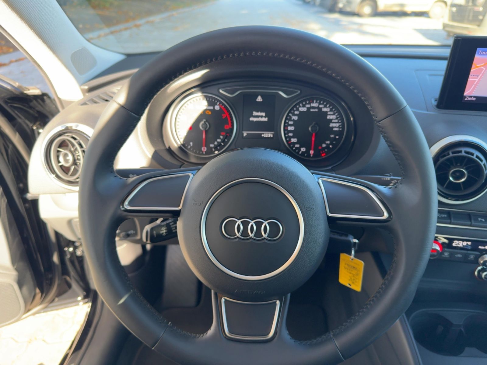 Fahrzeugabbildung Audi A3 Sportback 1.4 TFSI Ambition Alu XenonPlus DSP