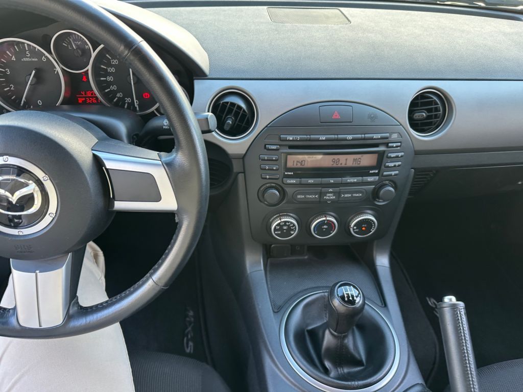 MAZDA MX-5 1.8 MZR Center-Line MAZDA MX-5 1.8 MZR Center-Line