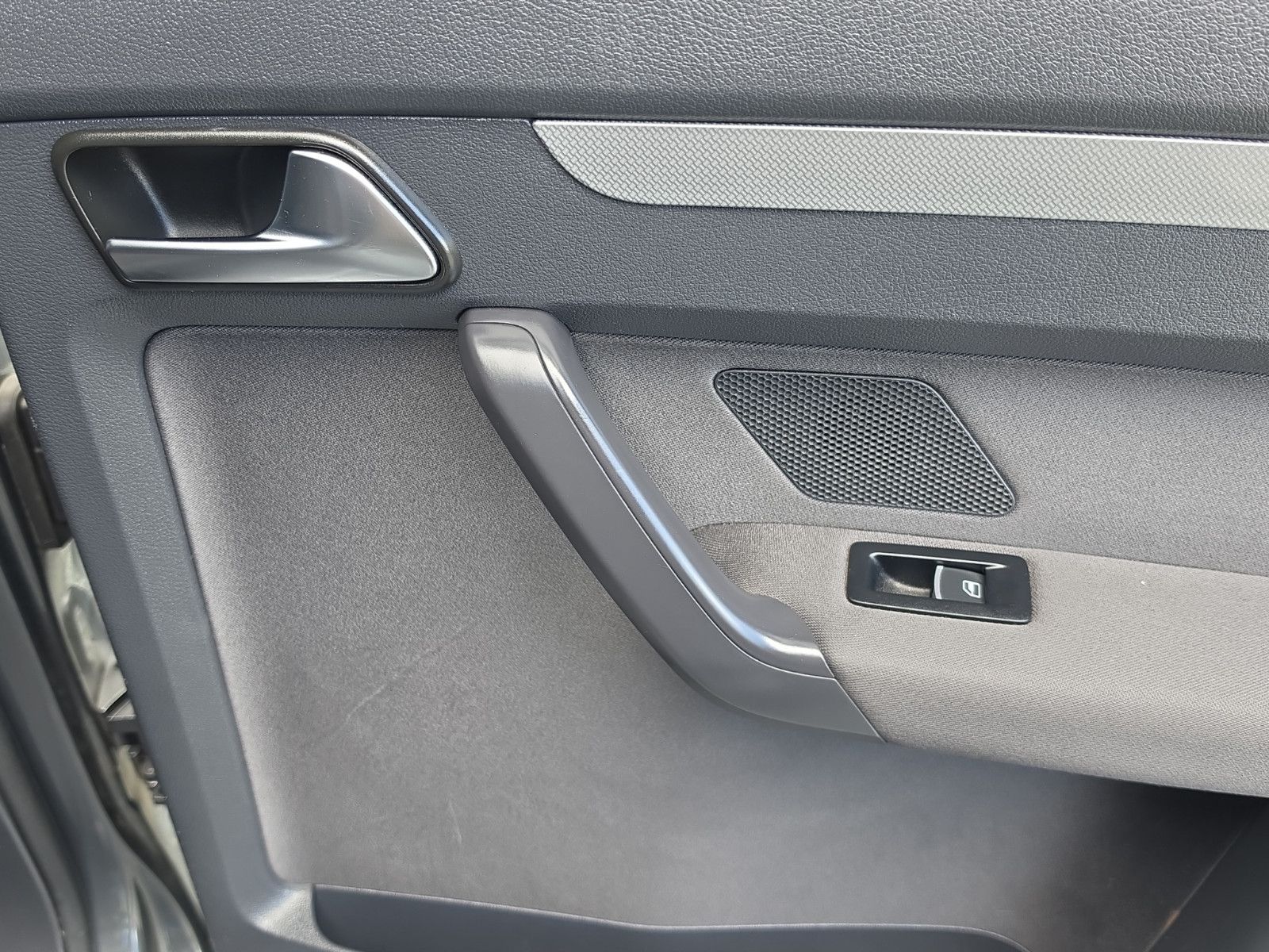Fahrzeugabbildung Volkswagen Touran Match AUTOMATIK LEDER  PDC SHZ PDC
