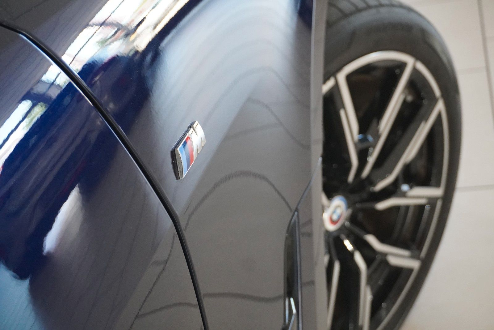 Fahrzeugabbildung BMW i4 Gran Coupe 40 eDrive M-SPORT NAVI/LED/360°/SH
