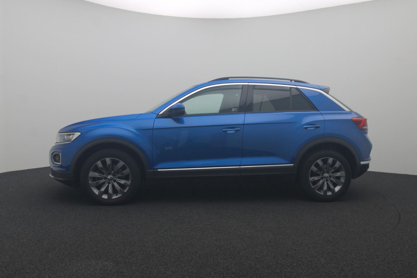 Fahrzeugabbildung Volkswagen T-Roc Sport 4M DCC ACC Panorama Kamera Standhz