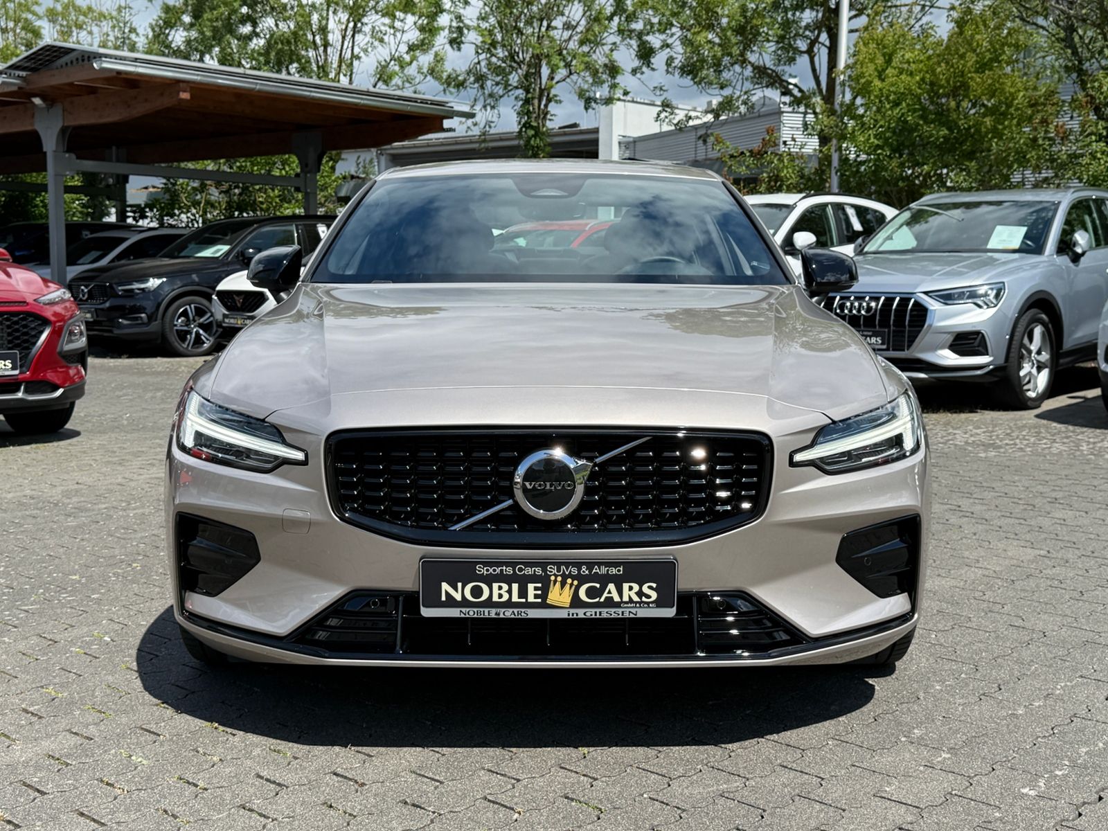 Fahrzeugabbildung Volvo S60 B5 Plus Dark AWD LED ALU