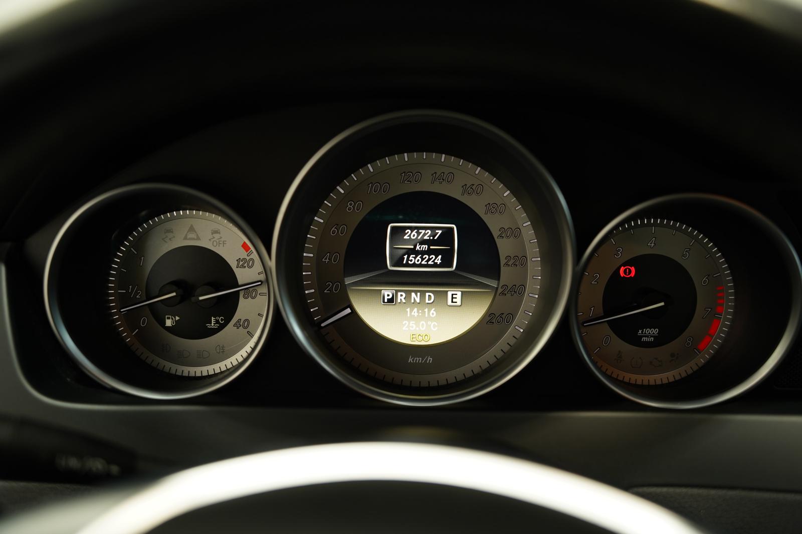 MERCEDES-BENZ CLASSE C 200 CGI 184ch BVA AMG LINE - BI-XÉNON - GPS COMAND - CUIR - SIÈGES CHAUFFANTS - CLIM 3 ZONES
