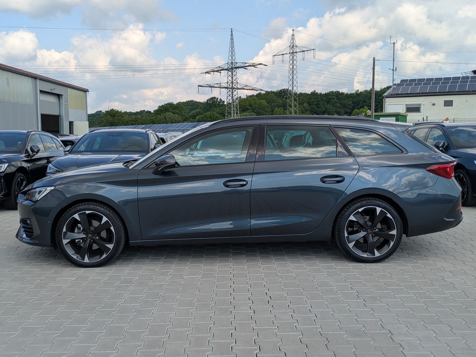 Fahrzeugabbildung CUPRA Leon 1.5 eTSI DSG MATRIX-LED*ACC*APP*KAMERA*18"