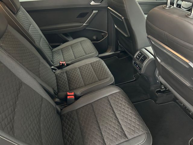 Fahrzeugabbildung Volkswagen Touran 1.6 TDI 7 Sitze+Navi+SHZ+BT+PDC+LM+
