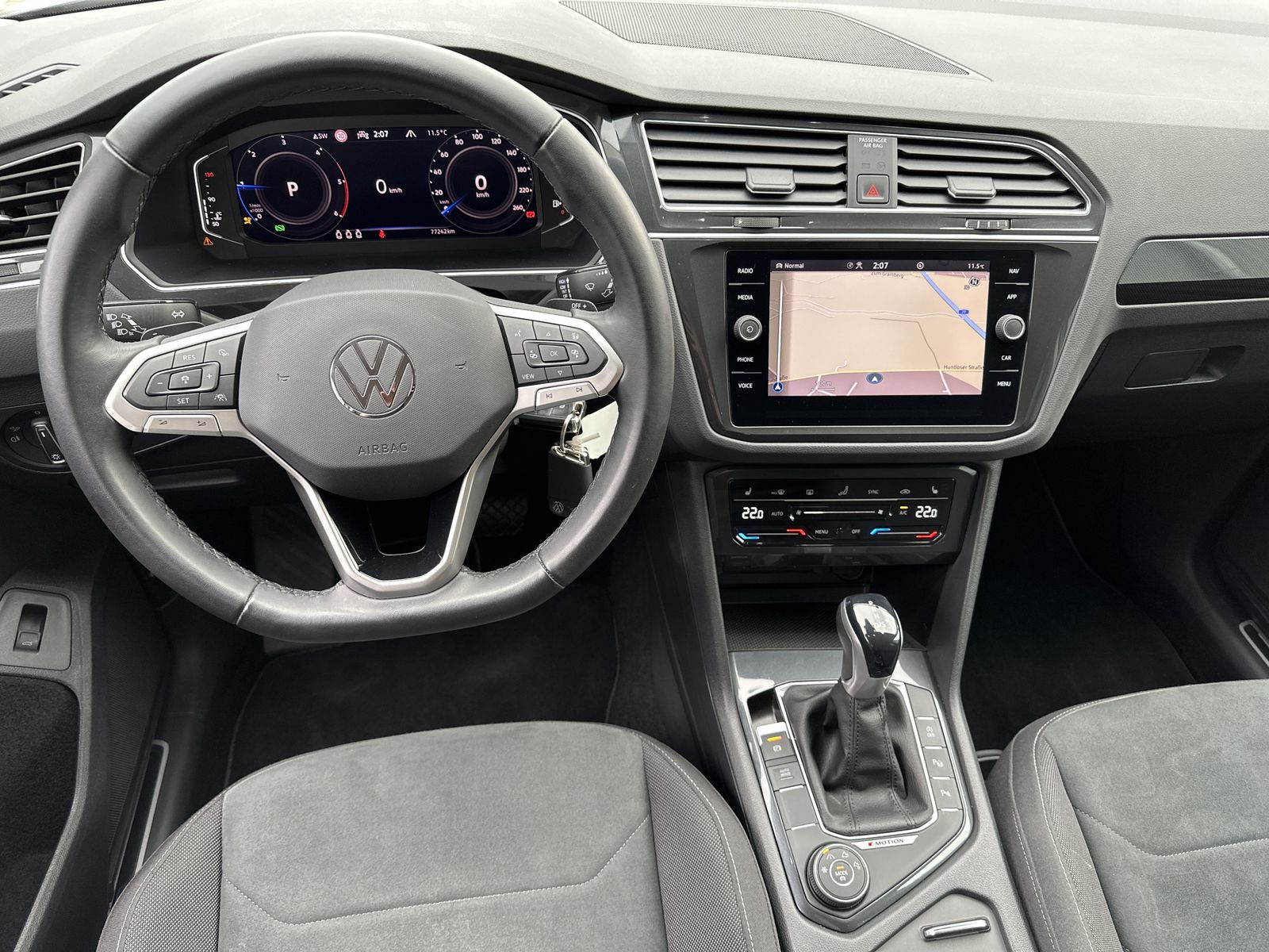 Fahrzeugabbildung Volkswagen Tiguan 2.0 TDI DSG Elegance 4Motion NAV+LED+19ZO