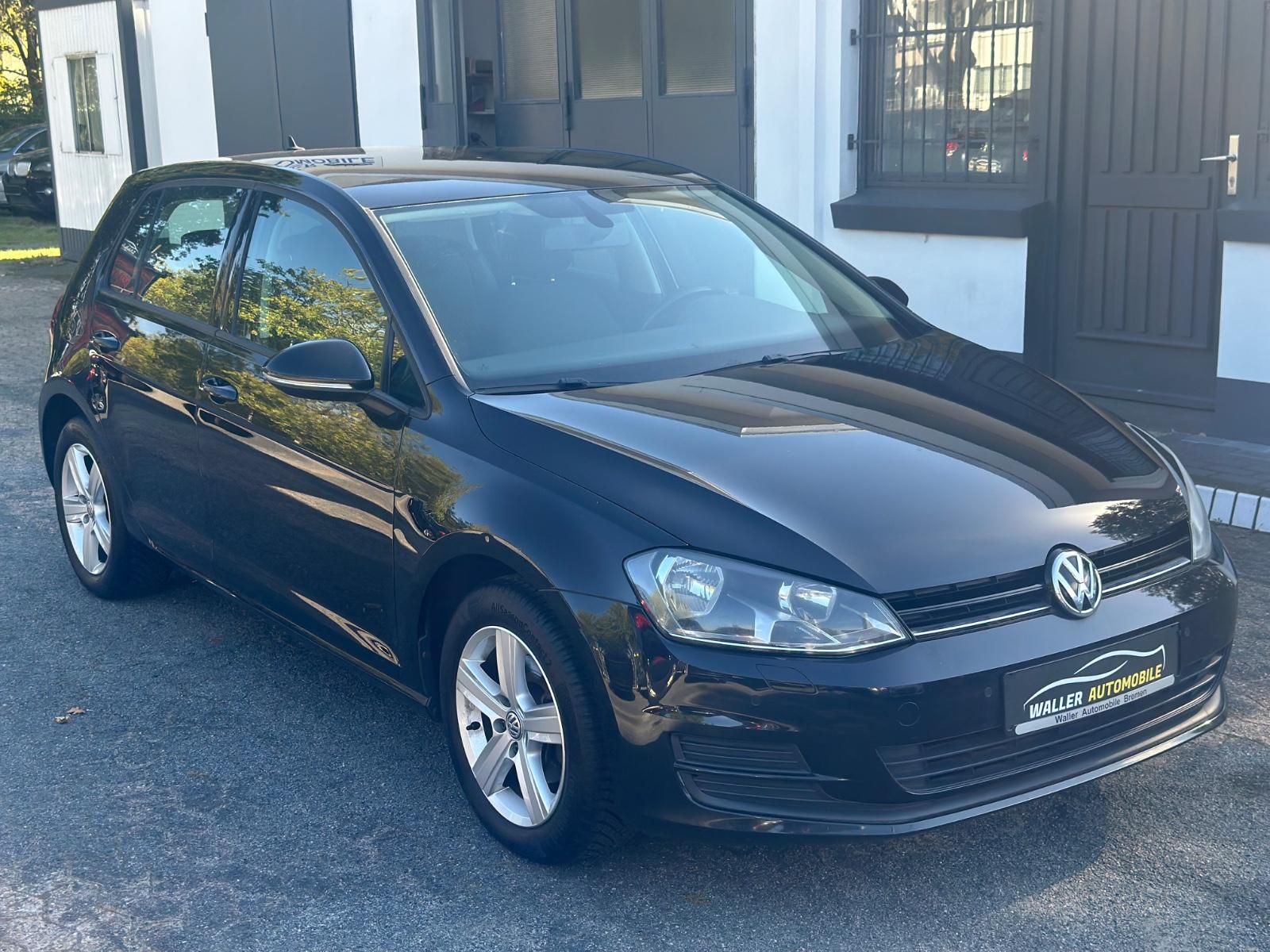 Volkswagen Golf VII Lim. BMT NAVI / SHZ / PDC / TÜV NEU