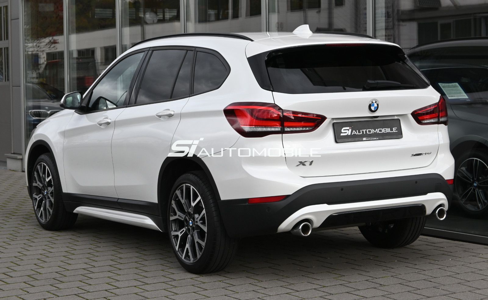 Fahrzeugabbildung BMW X1 xDr. 20d Sport Line °ACC°AHK°HEAD-UP°KAMERA°